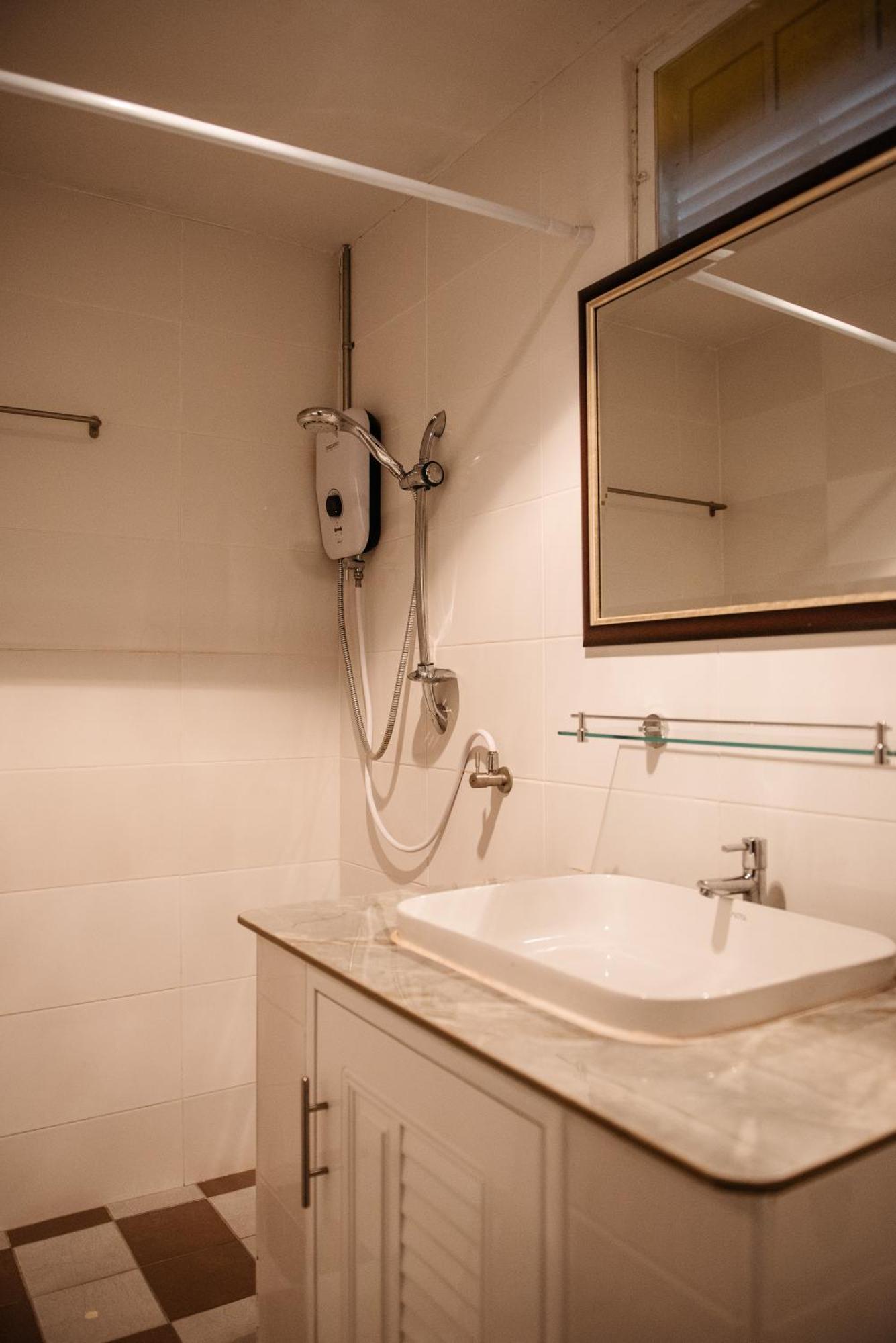 Lamoon Boutique Hotel Suphanburi Exteriör bild