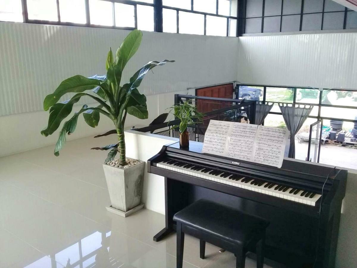 Lamoon Boutique Hotel Suphanburi Exteriör bild